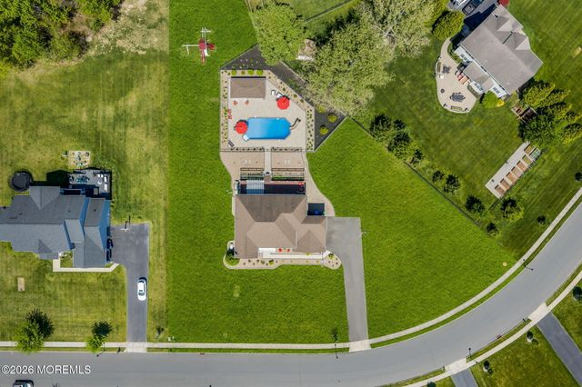 8 Parkside Drive, Jackson, NJ 08527