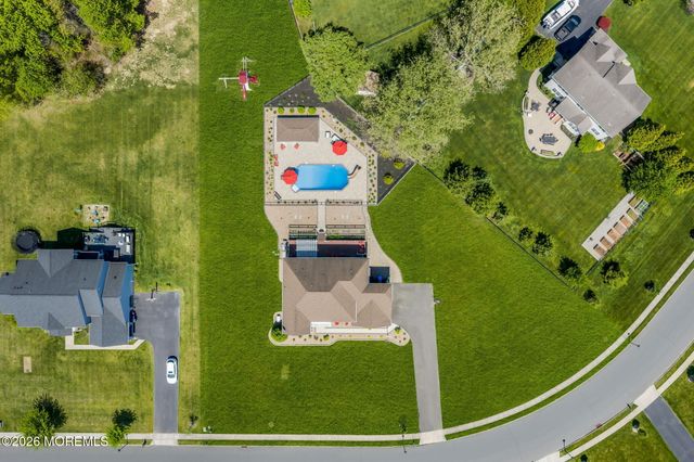 8 Parkside Drive, Jackson, NJ 08527
