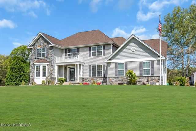 8 Parkside Drive, Jackson, NJ 08527