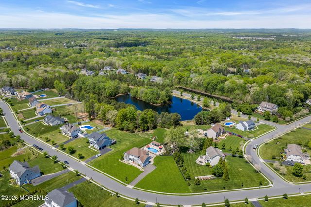 8 Parkside Drive, Jackson, NJ 08527