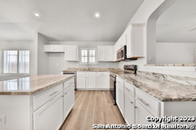 8222 Shumard Oak Dr, San Antonio, TX 78223