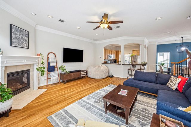 107 Detering Street B, Houston, TX 77007