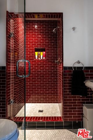 8066 Woodland Lane, Los Angeles, CA 90046