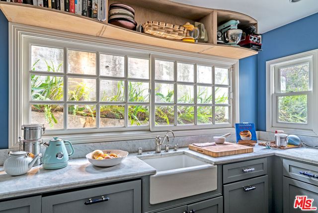 8066 Woodland Lane, Los Angeles, CA 90046