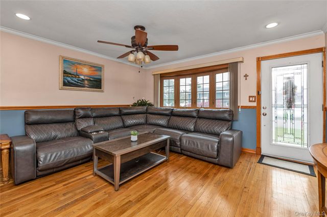 16 W 16th Street, Deer Park, NY 11729
