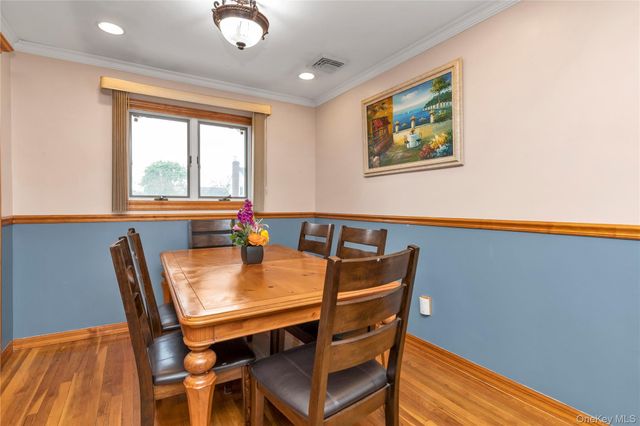 16 W 16th Street, Deer Park, NY 11729