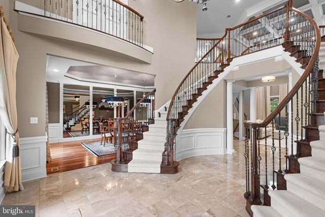 43154 MEADOW GROVE DR, Ashburn, VA 20147
