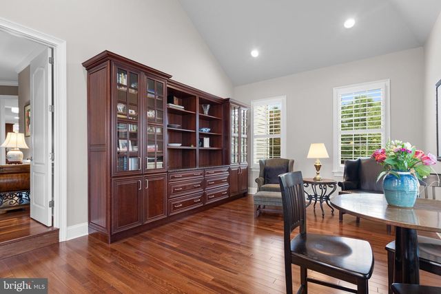 43154 MEADOW GROVE DR, Ashburn, VA 20147