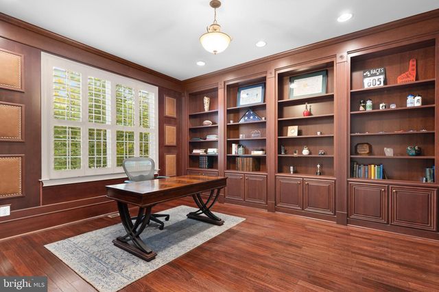43154 MEADOW GROVE DR, Ashburn, VA 20147