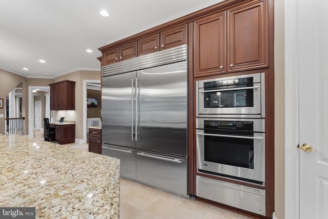 43154 MEADOW GROVE DR, Ashburn, VA 20147
