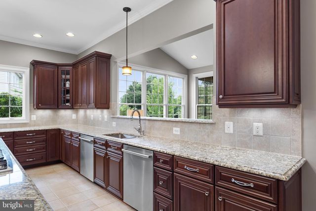 43154 MEADOW GROVE DR, Ashburn, VA 20147