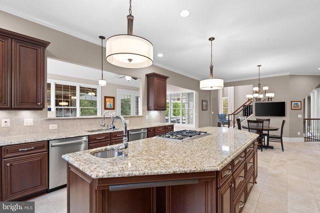 43154 MEADOW GROVE DR, Ashburn, VA 20147