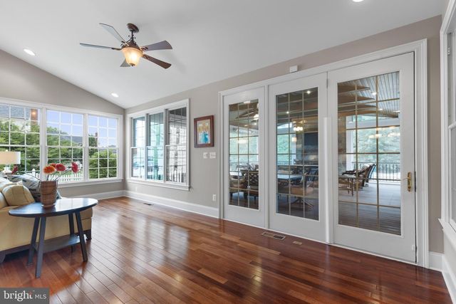 43154 MEADOW GROVE DR, Ashburn, VA 20147