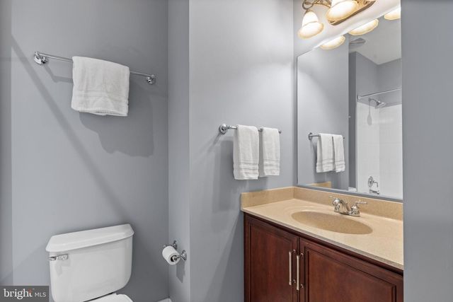 43154 MEADOW GROVE DR, Ashburn, VA 20147