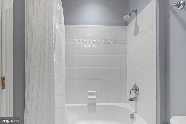 43154 MEADOW GROVE DR, Ashburn, VA 20147