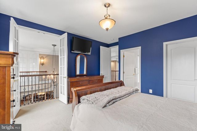 43154 MEADOW GROVE DR, Ashburn, VA 20147