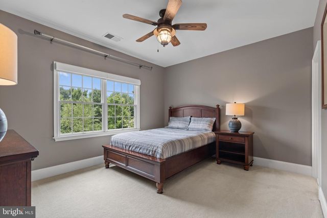43154 MEADOW GROVE DR, Ashburn, VA 20147