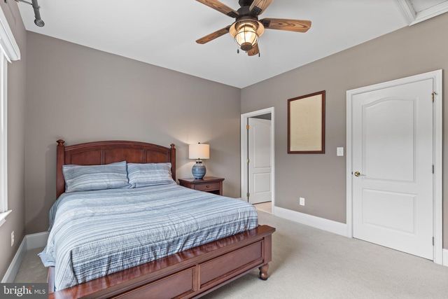 43154 MEADOW GROVE DR, Ashburn, VA 20147
