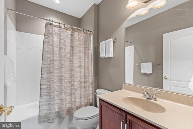 43154 MEADOW GROVE DR, Ashburn, VA 20147
