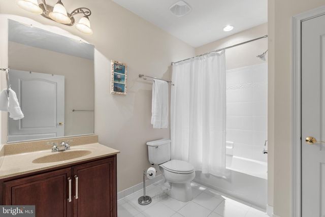43154 MEADOW GROVE DR, Ashburn, VA 20147