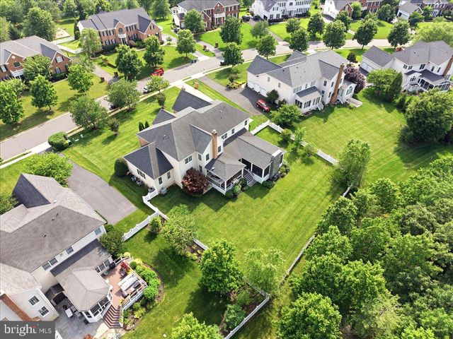 43154 MEADOW GROVE DR, Ashburn, VA 20147