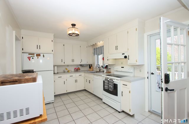 7 Bayberry Road, Cheshire, CT 06410