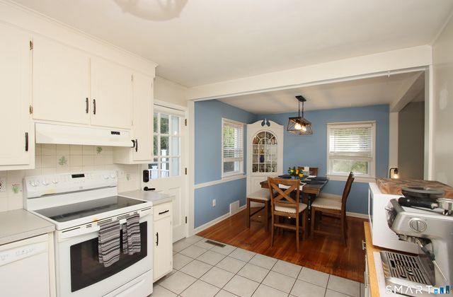 7 Bayberry Road, Cheshire, CT 06410