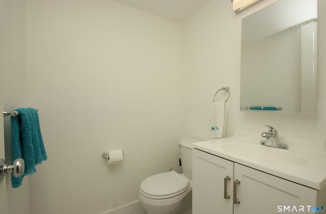 7 Bayberry Road, Cheshire, CT 06410