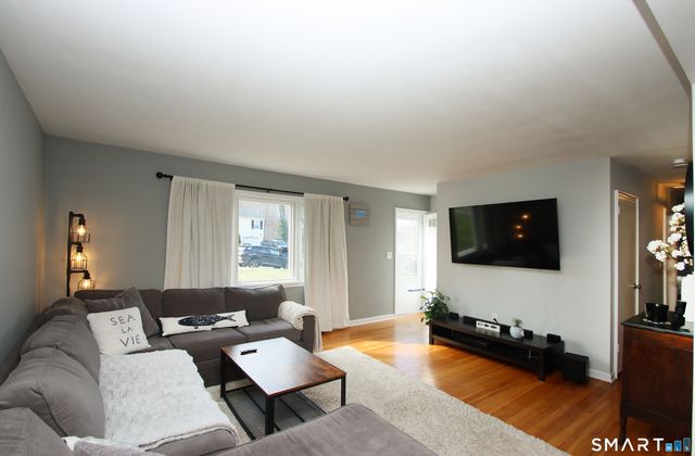 7 Bayberry Road, Cheshire, CT 06410