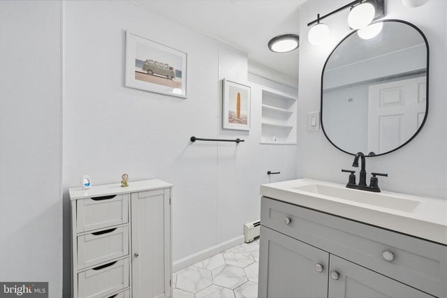 806 SHADELAND AVE, Burlington, NJ 08016