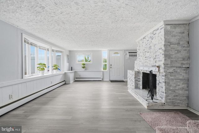 806 SHADELAND AVE, Burlington, NJ 08016