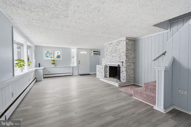 806 SHADELAND AVE, Burlington, NJ 08016