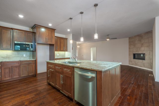 3579 W Cherokee Street, Springfield, MO 65807