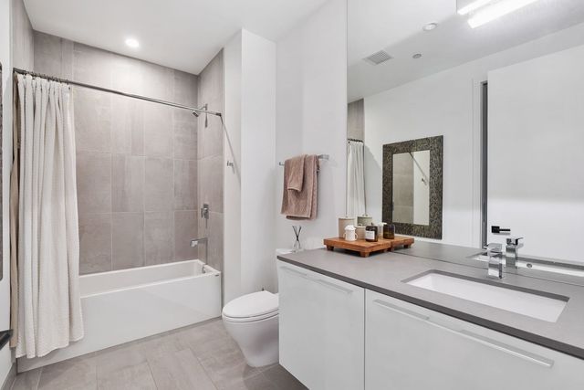 111 S Peoria Street 506, Chicago, IL 60607