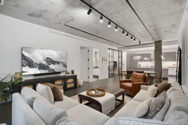 111 S Peoria Street 506, Chicago, IL 60607