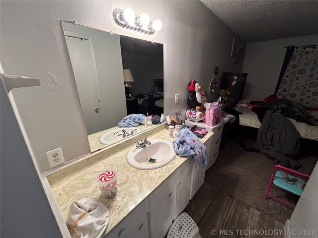 2302 S 84th East Avenue, Tulsa, OK 74129