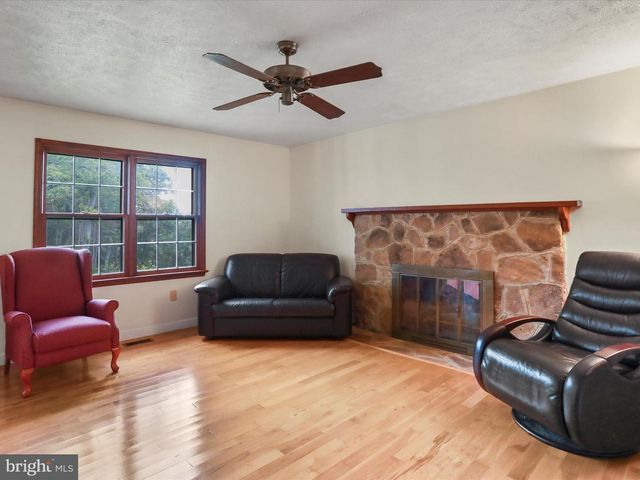 752 ENCHANTED PL, Front Royal, VA 22630