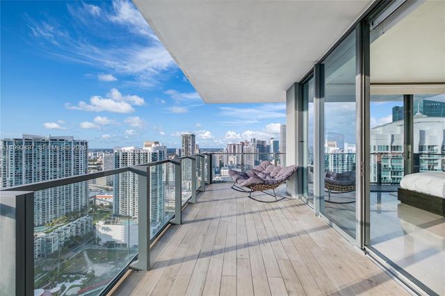 68 SE 6th Street 3711, Miami, FL 33131