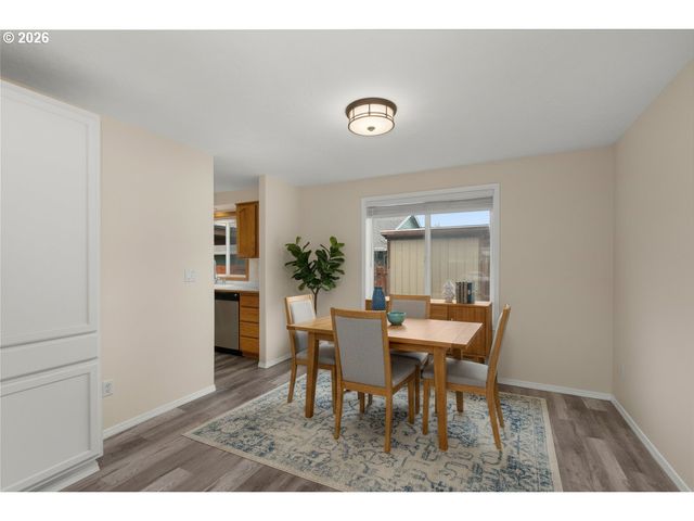 806 Se 73RD Ave, Hillsboro, OR 97123