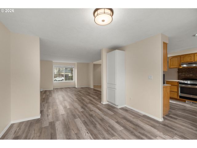 806 Se 73RD Ave, Hillsboro, OR 97123