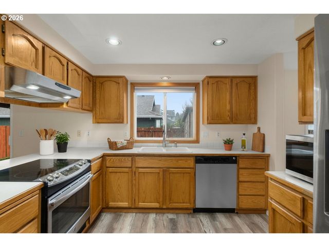 806 Se 73RD Ave, Hillsboro, OR 97123