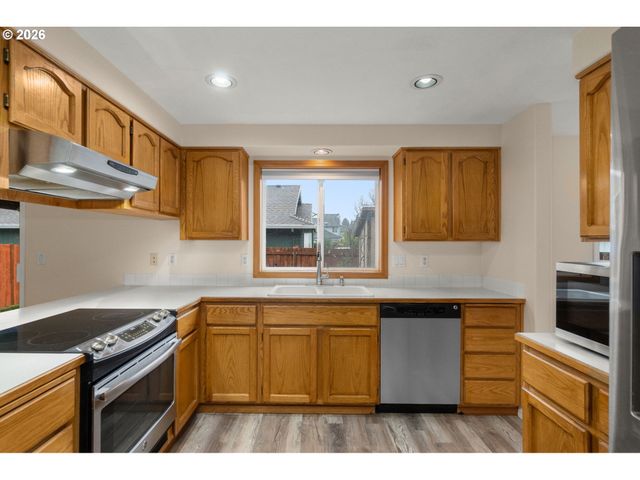 806 Se 73RD Ave, Hillsboro, OR 97123