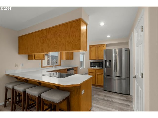 806 Se 73RD Ave, Hillsboro, OR 97123