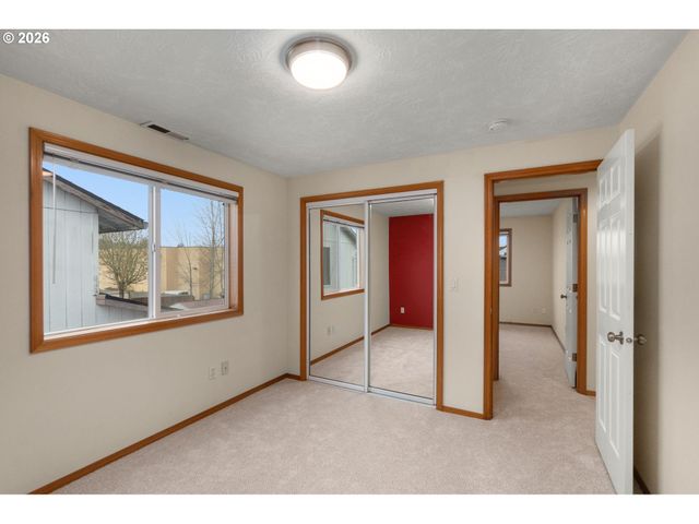 806 Se 73RD Ave, Hillsboro, OR 97123