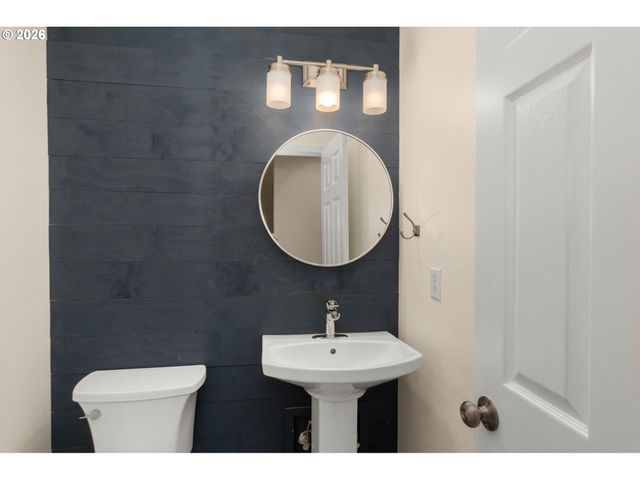 806 Se 73RD Ave, Hillsboro, OR 97123