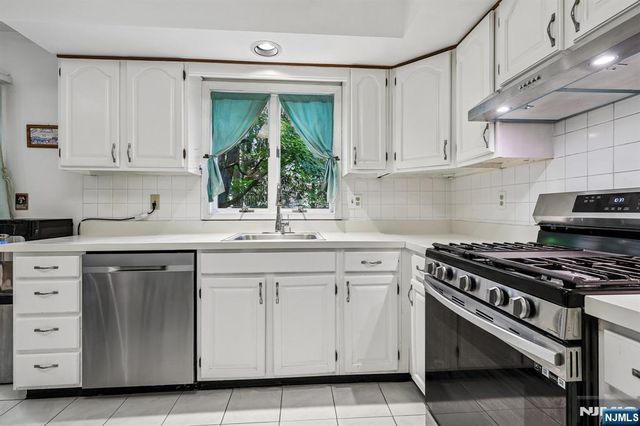 95 Turret Street, Park Ridge, NJ 07656