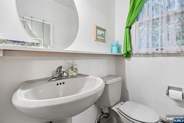 95 Turret Street, Park Ridge, NJ 07656