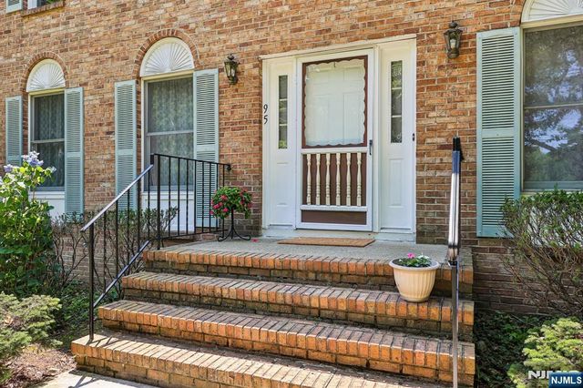 95 Turret Street, Park Ridge, NJ 07656