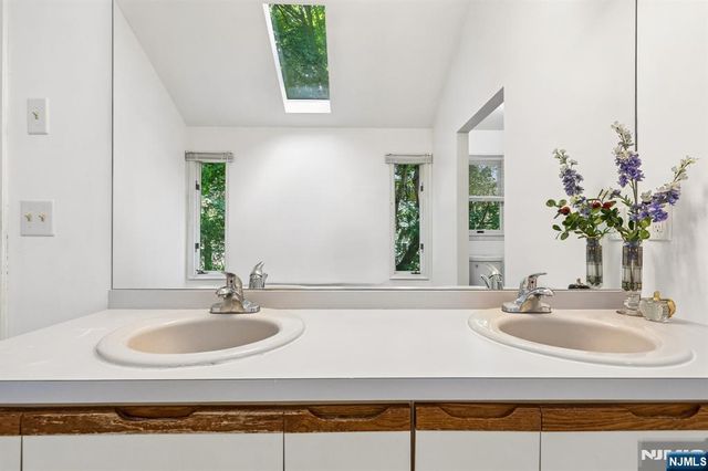 95 Turret Street, Park Ridge, NJ 07656