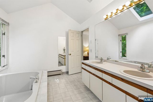 95 Turret Street, Park Ridge, NJ 07656